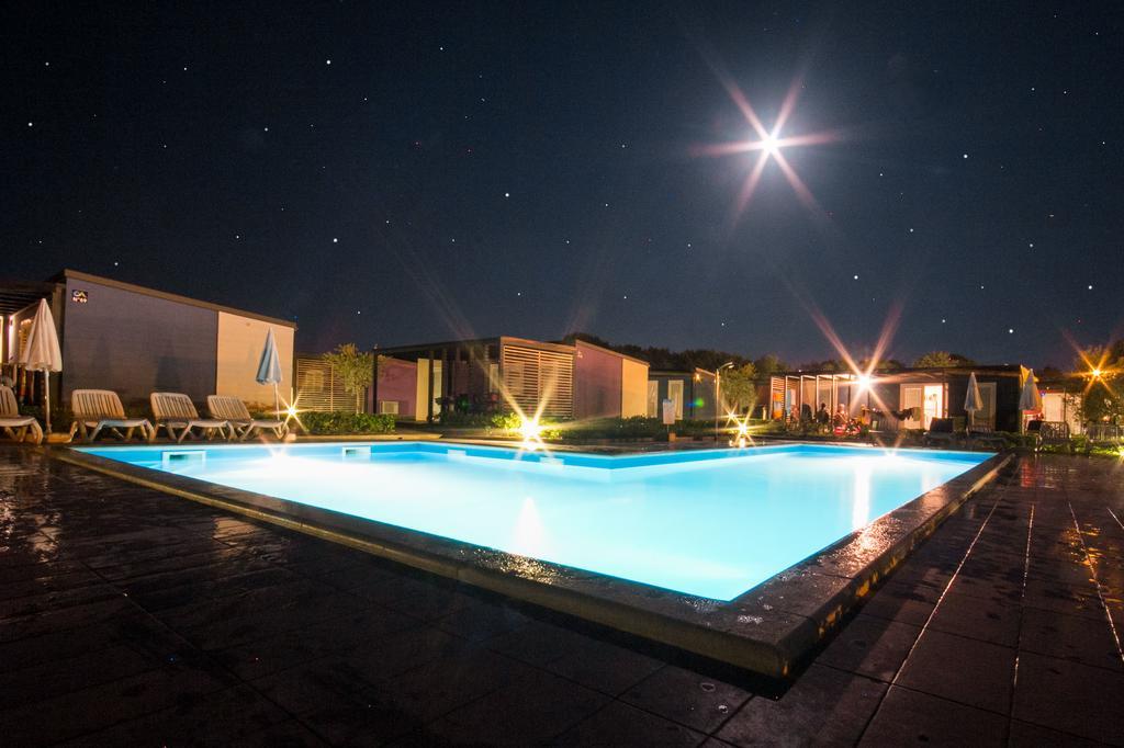 Camping Adria Mobile Homes In Camping Kastanija Novigrad Istria Buitenkant foto
