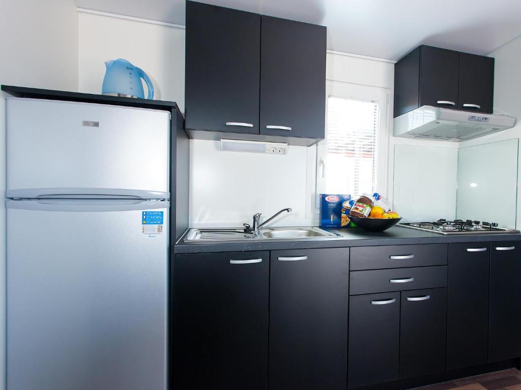Camping Adria Mobile Homes In Camping Kastanija Novigrad Istria Kamer foto