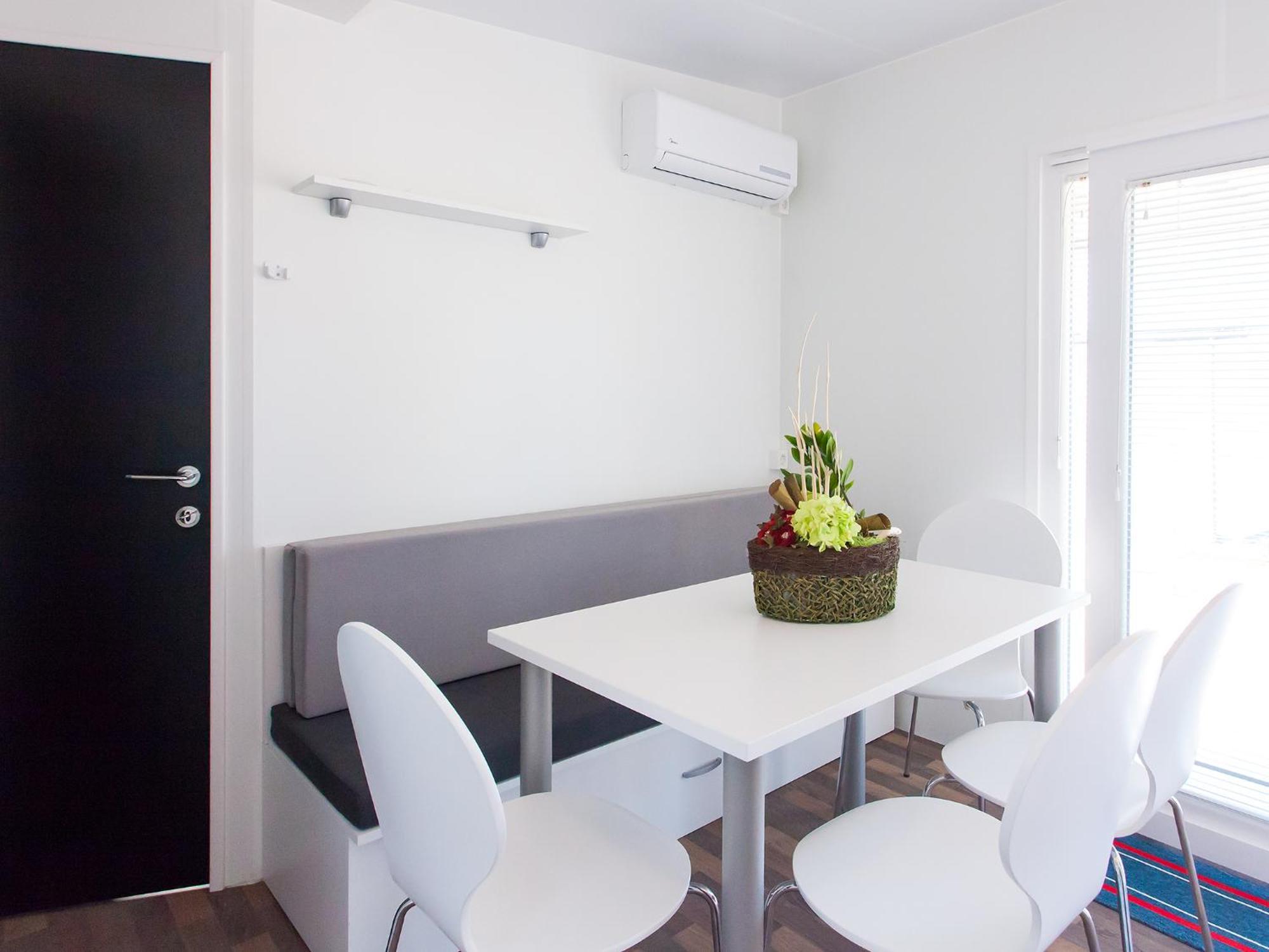 Camping Adria Mobile Homes In Camping Kastanija Novigrad Istria Buitenkant foto