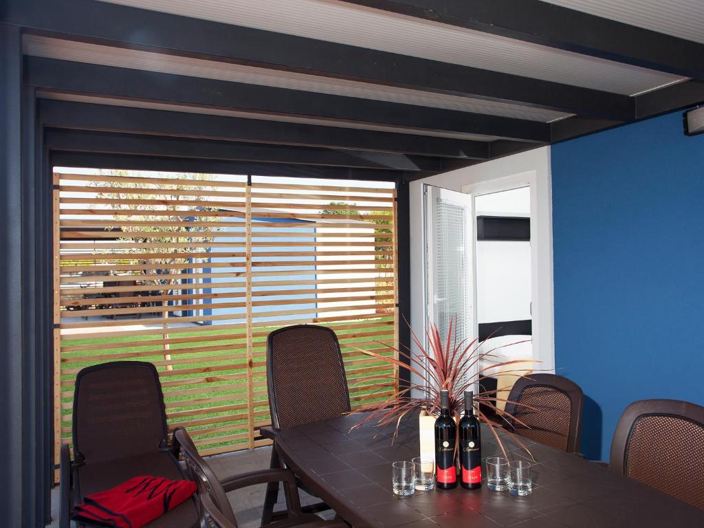 Camping Adria Mobile Homes In Camping Kastanija Novigrad Istria Buitenkant foto
