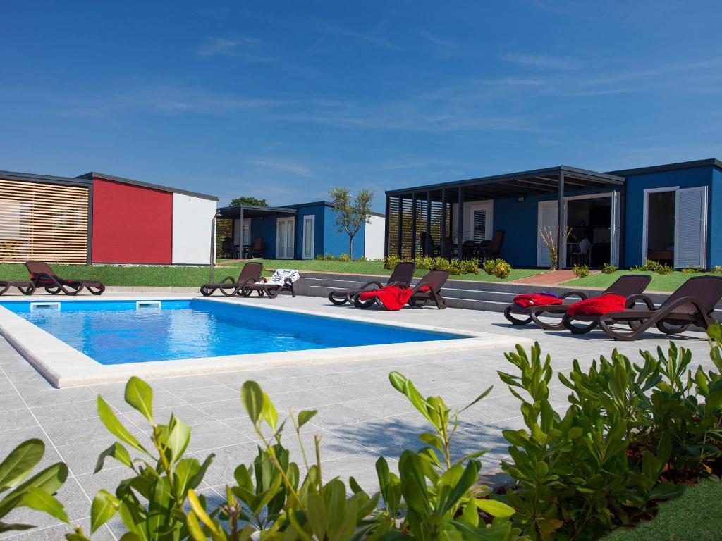 Camping Adria Mobile Homes In Camping Kastanija Novigrad Istria Buitenkant foto
