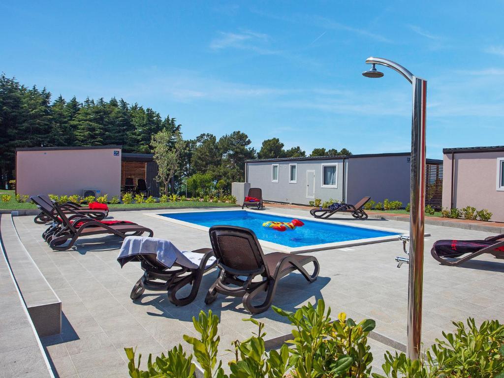 Camping Adria Mobile Homes In Camping Kastanija Novigrad Istria Buitenkant foto