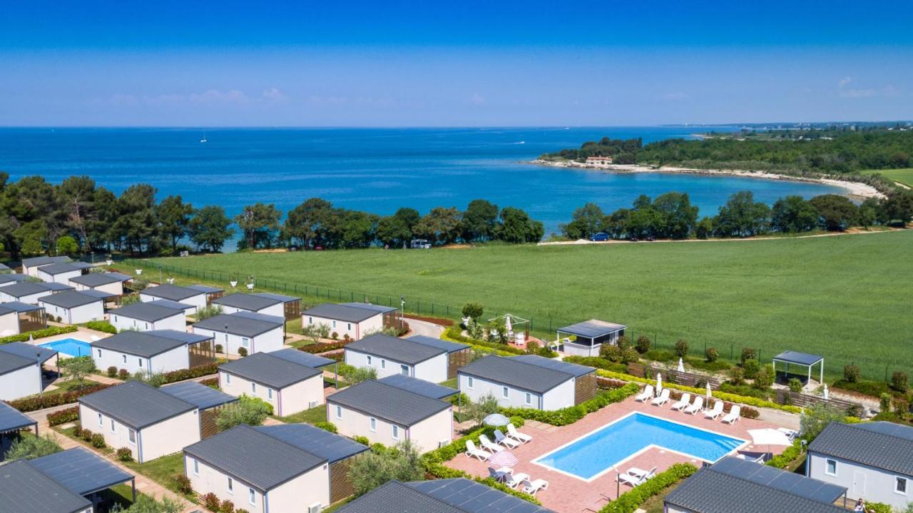 Camping Adria Mobile Homes In Camping Kastanija Novigrad Istria Buitenkant foto